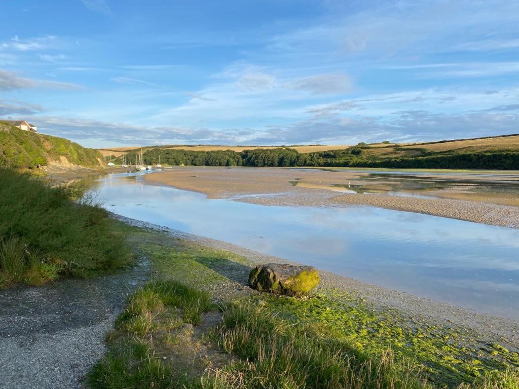 2 Chatsworth Riverscape Apartments - Peaceful Apartment In Great Location With Free Parking Overlooking The Gannel Just A Short Walk From Newquays Incredible Beaches And Local Amenities New Quay Eksteriør bilde