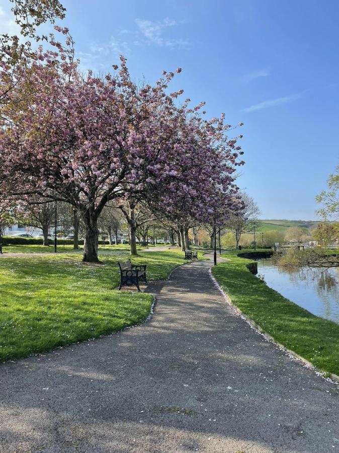 2 Chatsworth Riverscape Apartments - Peaceful Apartment In Great Location With Free Parking Overlooking The Gannel Just A Short Walk From Newquays Incredible Beaches And Local Amenities New Quay Eksteriør bilde